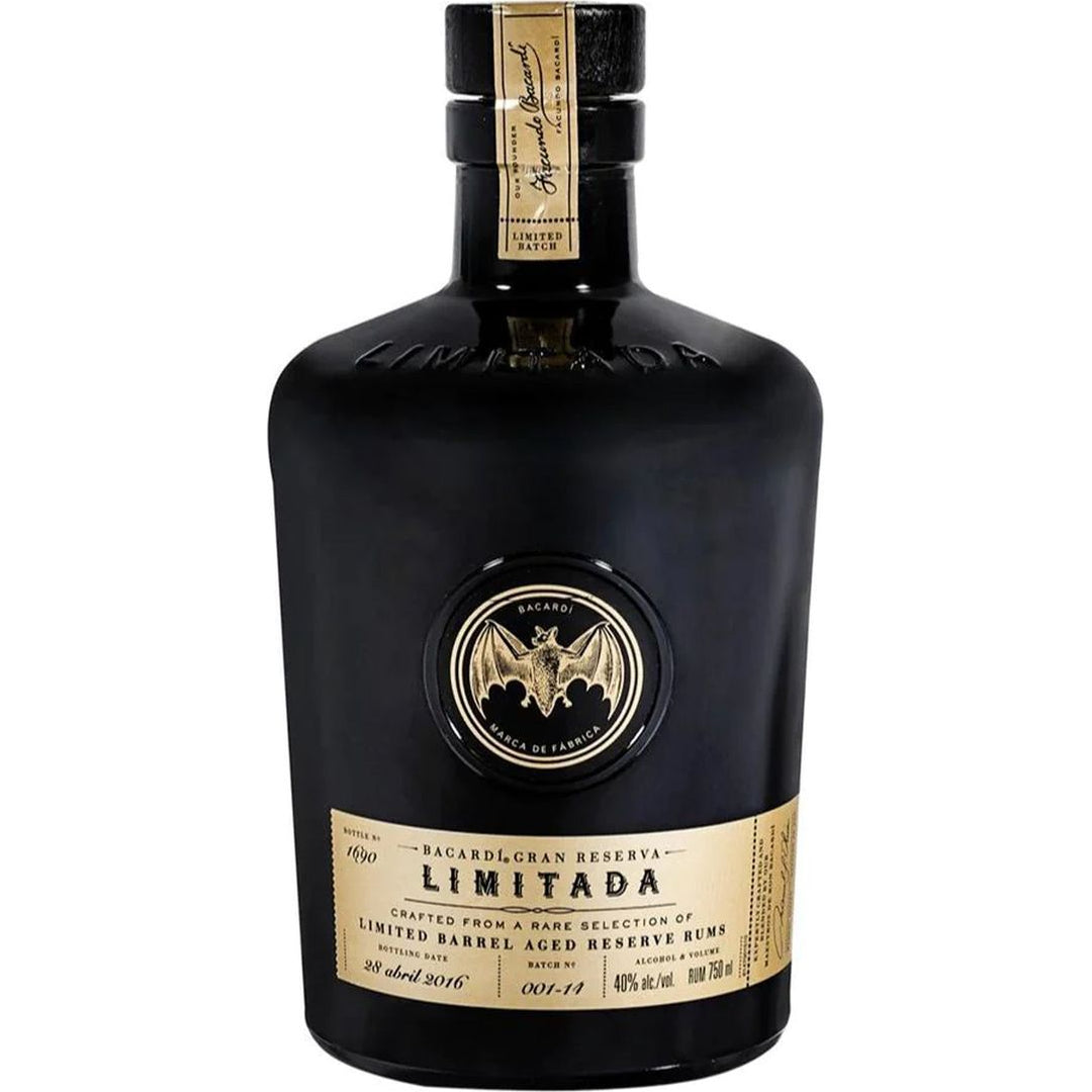 Bacardi Superior Rum 限定版ギフトボックス入り 700ml Bacardi Superior Rum 限定版ギフトボックス入り 700ml